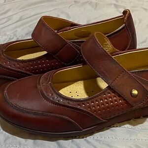 Pikolinos Brown leather Mary Jane shoes size 37